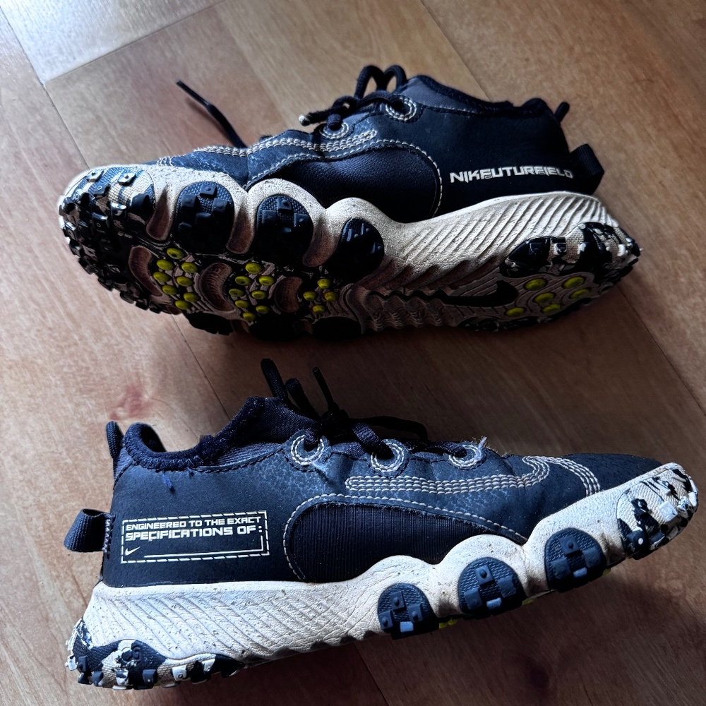 Nike futurefield boy 2.5